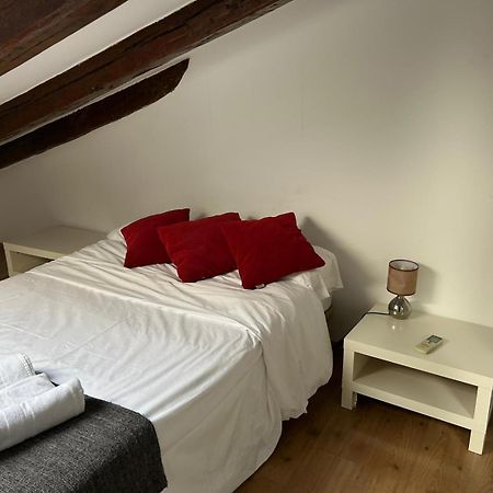 Comodo Atico En Tirso De Molina Madrid Extérieur photo